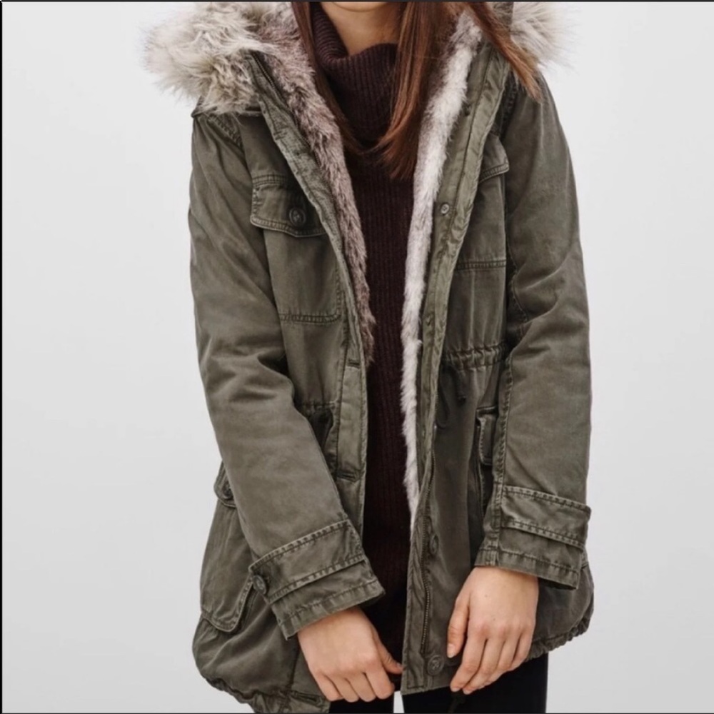 Fur lined coat - Picture 2 of 9